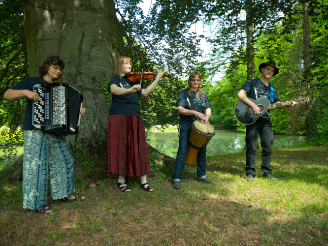 Foto 03.Musiknarren Herrnsheimer Schlosspark 03.jpg